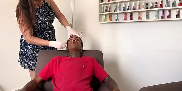 Enjoy Free Streaming Hot Woman Does Brand New's Eyebrows In Exchange Receives Pica And He Even Put It On Her Ass 13:31 XXX Desi Porn Videos